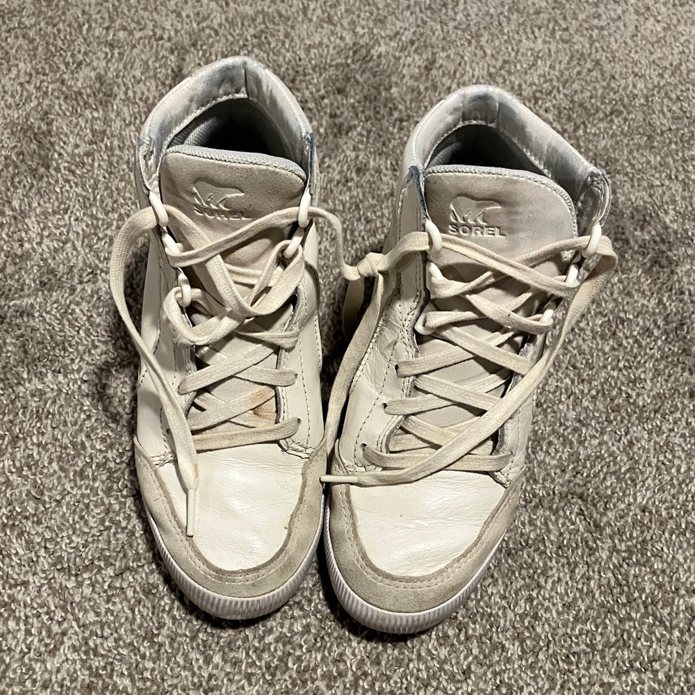 SOREL OUT N ABOUT WEDGE SNEAKER IN SEA SALT GUM USA 5.5